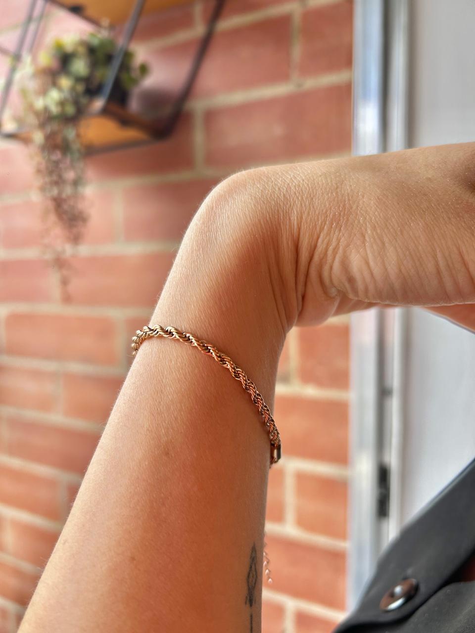 Combo Cadena + Pulsera LAZO rosa DAMA en Oro Laminado 18k